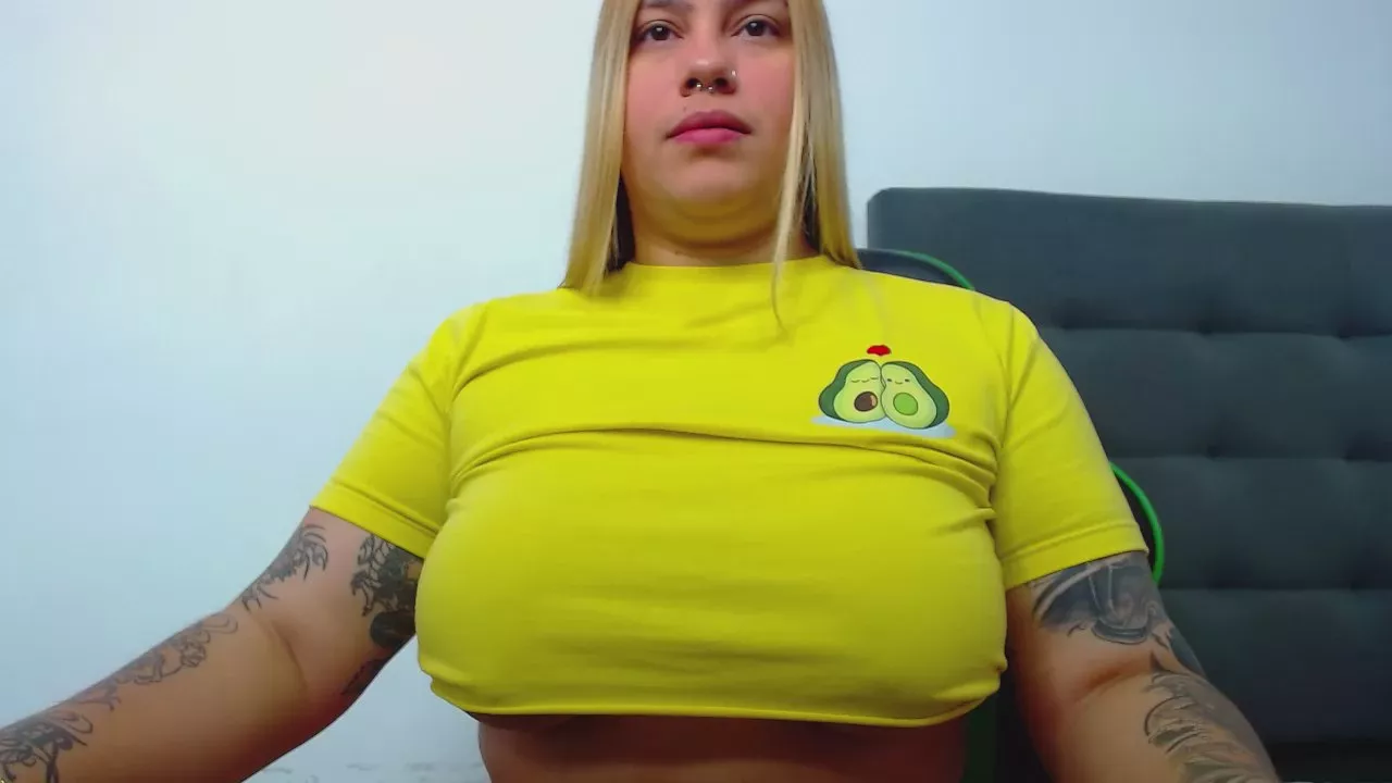 Freechat alexa_rabbit on Cam4