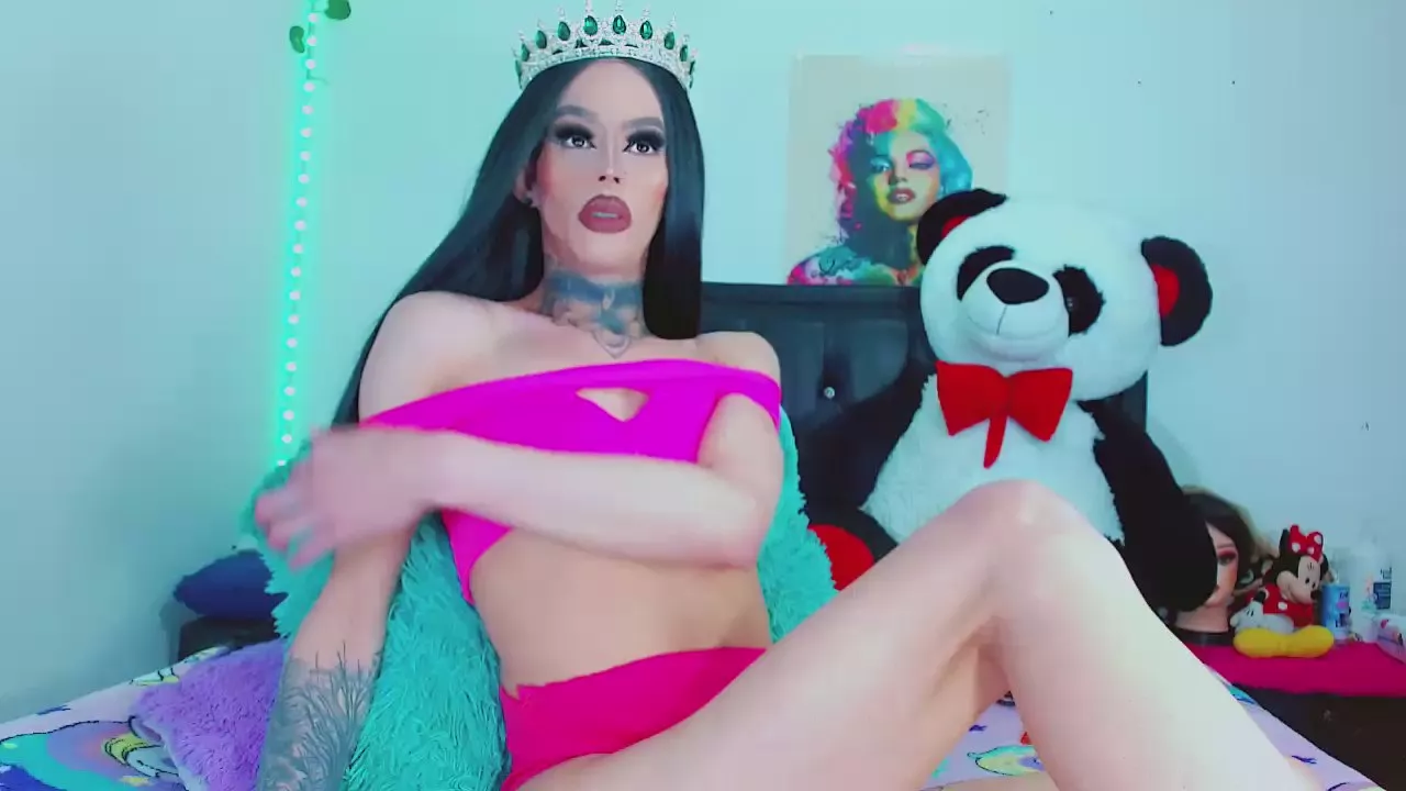 Offline Alexa_RedHard on Cam4