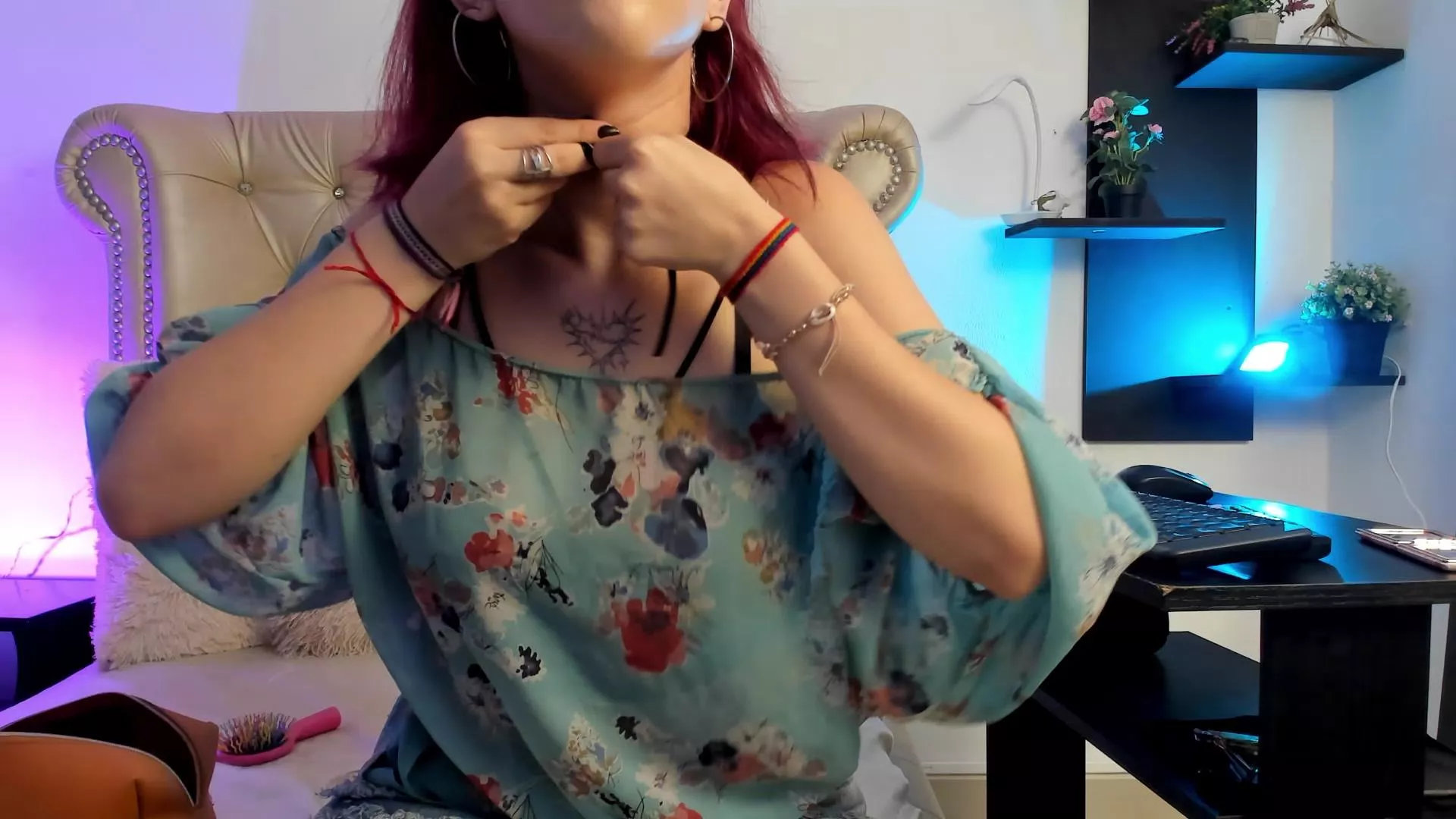 Offline AlexaFoxy18 on Cam4