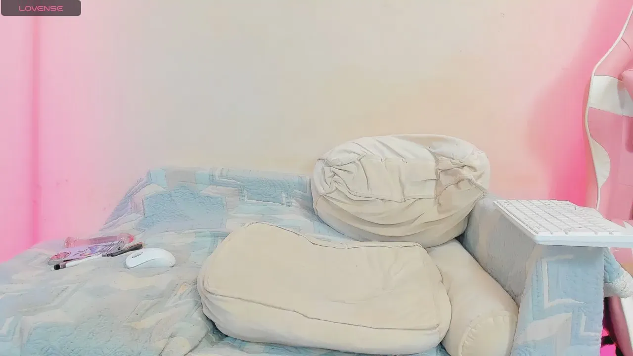 Offline Alexiaamour on Cam4