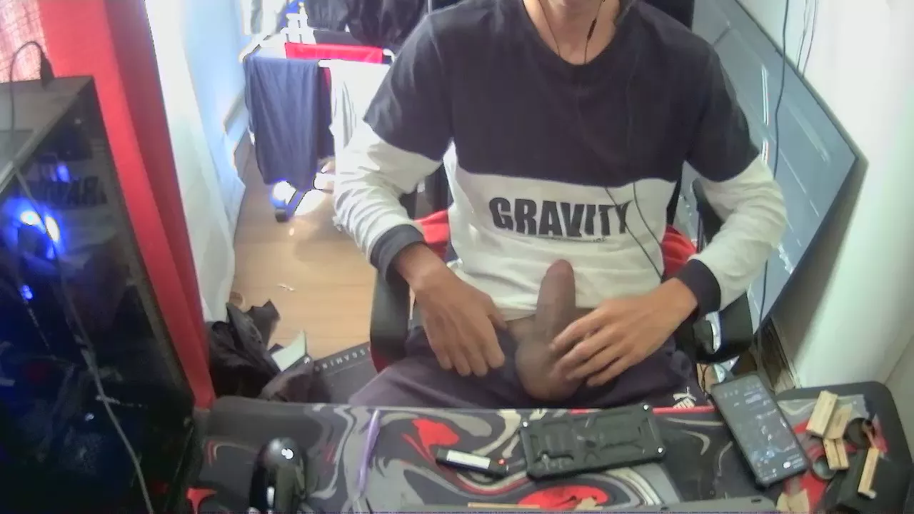 Offline AlexSecreto27 on Cam4