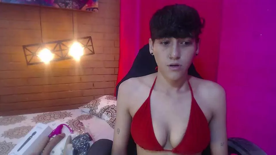 Offline Alexxa_Horny on Cam4