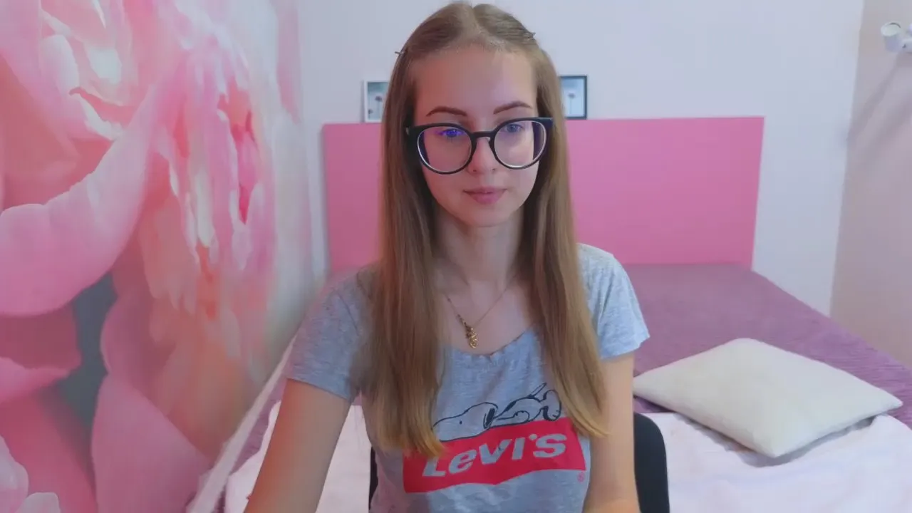 Offline AliceAdam on Cam4