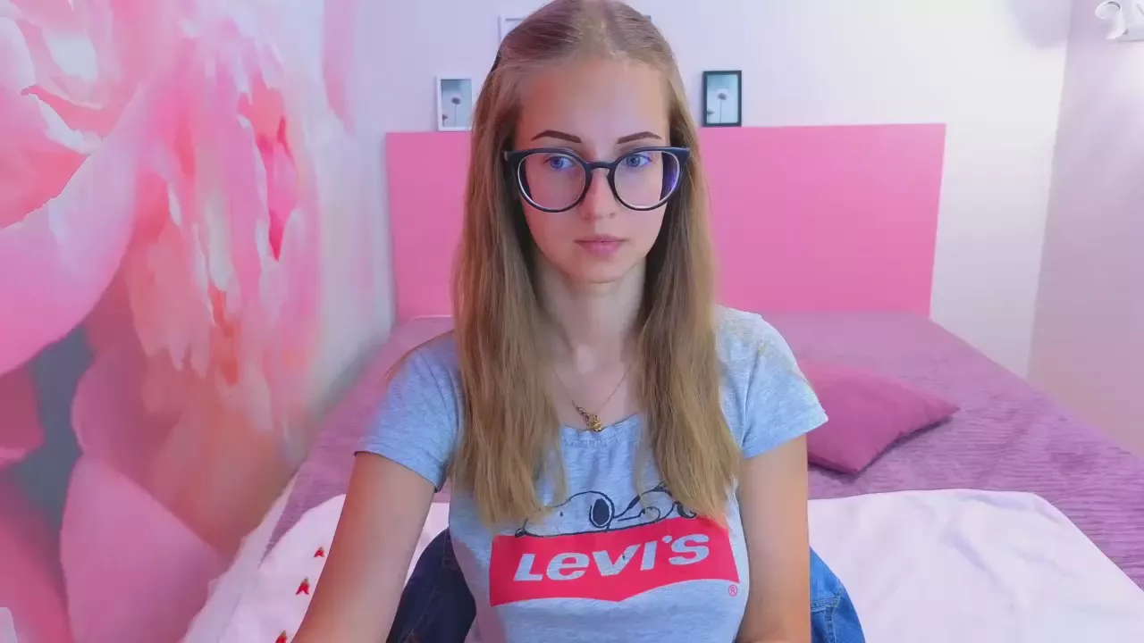 Offline AliceAdam on Cam4