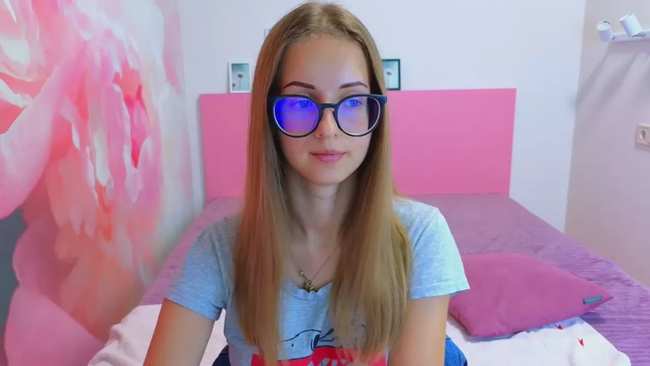 Offline AliceAdam on Cam4