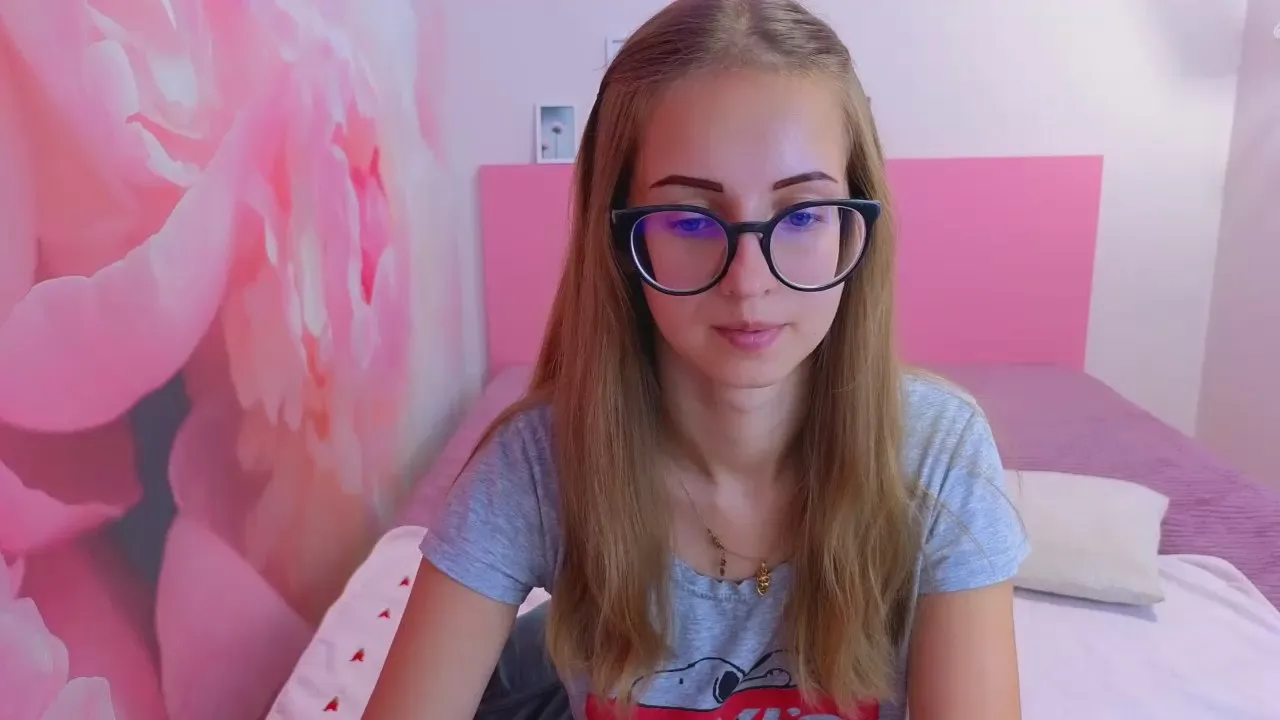 Offline AliceAdam on Cam4