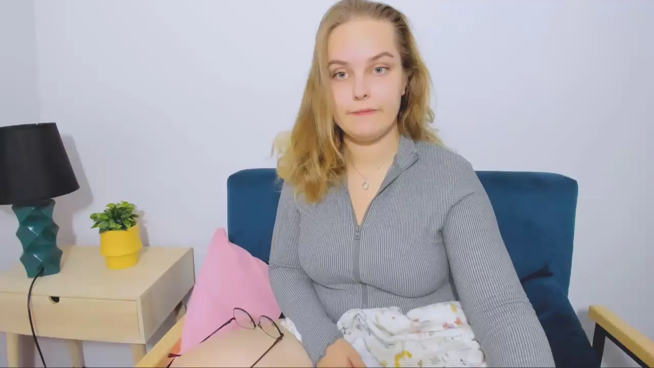 Offline AliceBeauty on Cam4