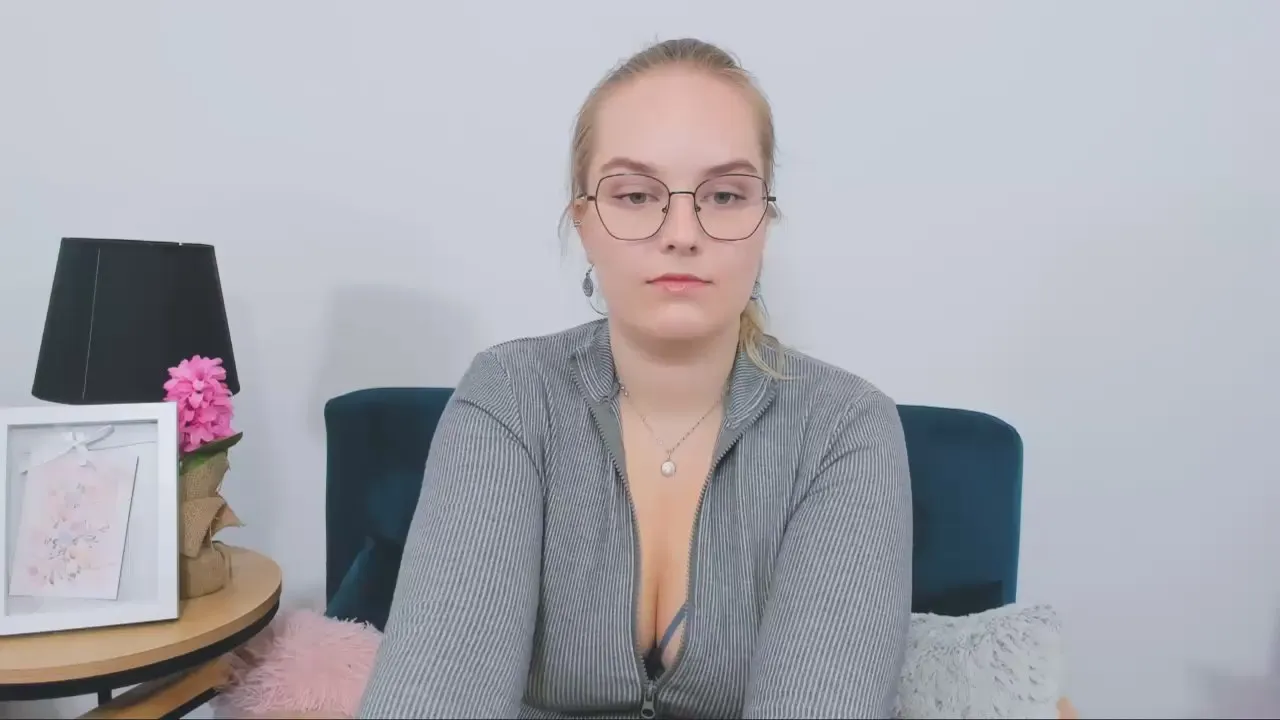 Offline AliceBeauty on Cam4