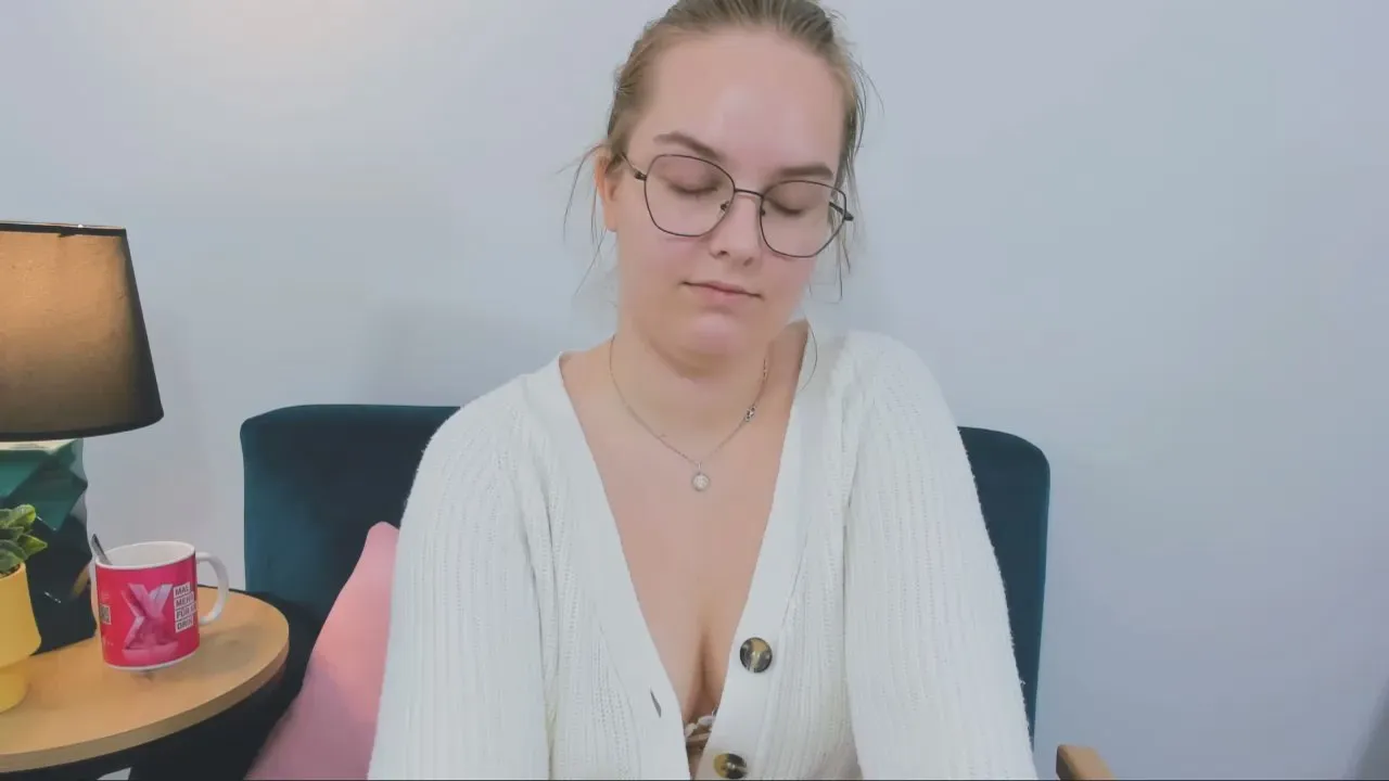 Offline AliceBeauty on Cam4