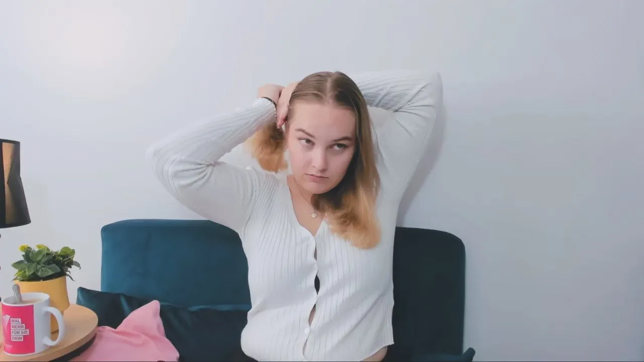 Offline AliceBeauty on Cam4