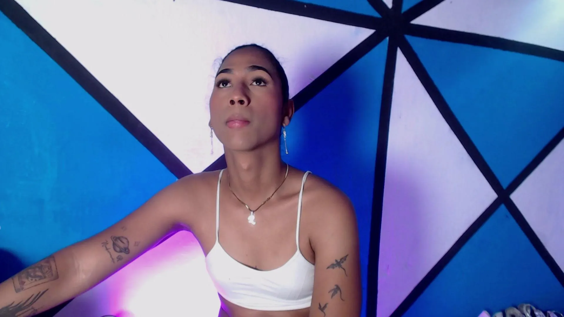 Offline alicemassiel on Cam4