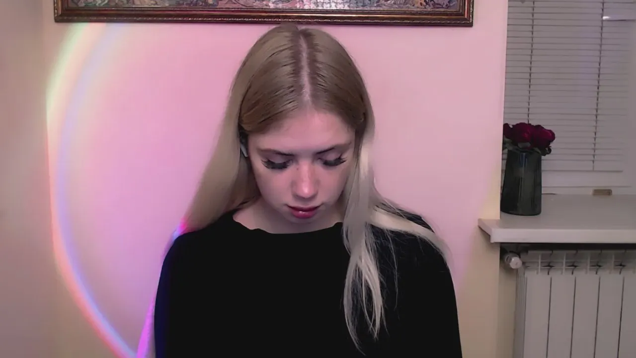 Offline AliceMeaww_ on Cam4