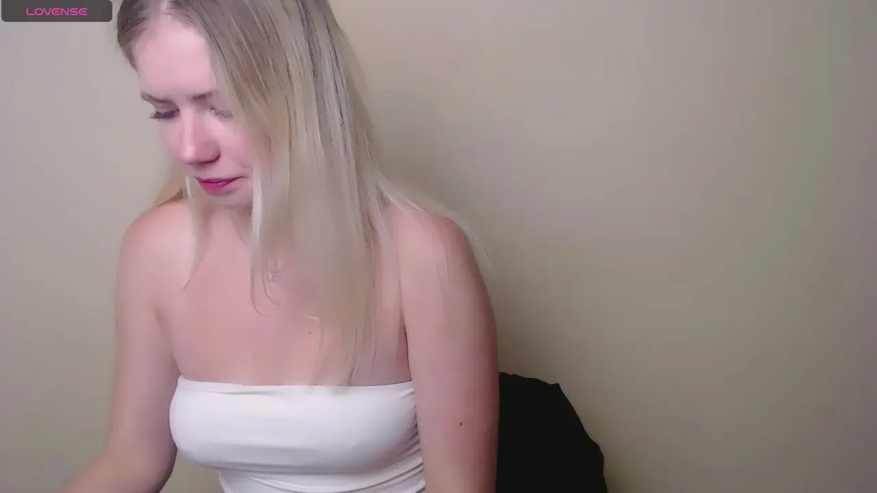 Offline AliceMeaww_ on Cam4