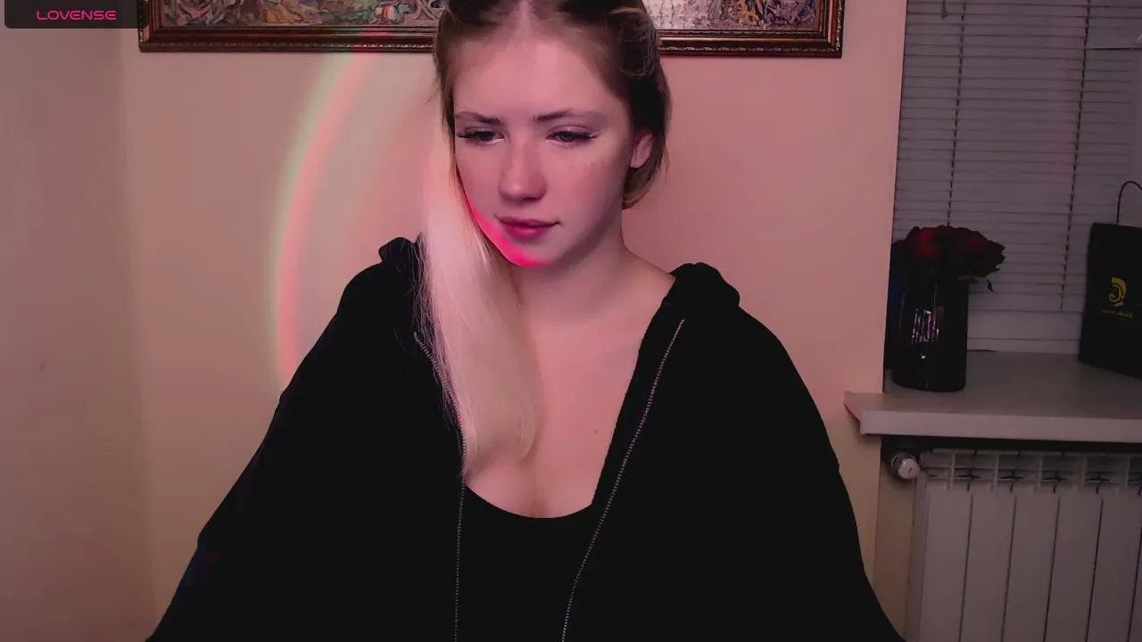 Offline AliceMeaww_ on Cam4