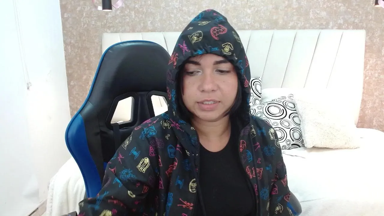 Offline AliceSmiith_ on Cam4