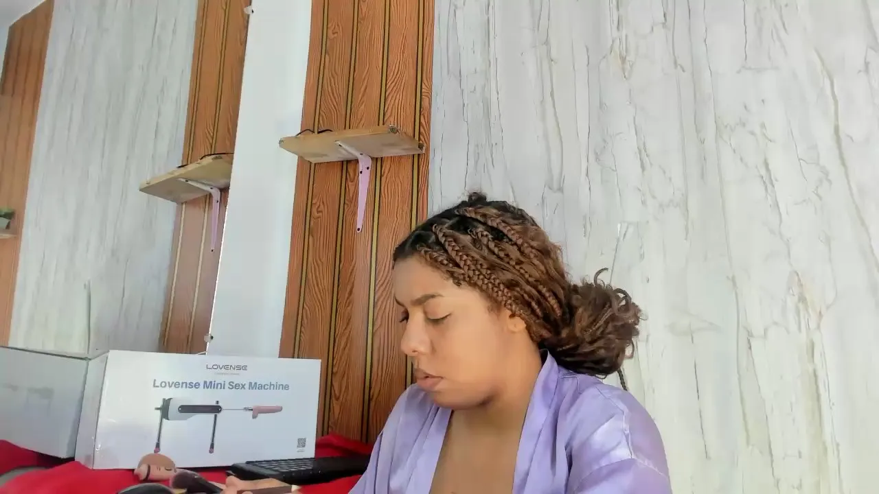 Offline Alika_ on Cam4