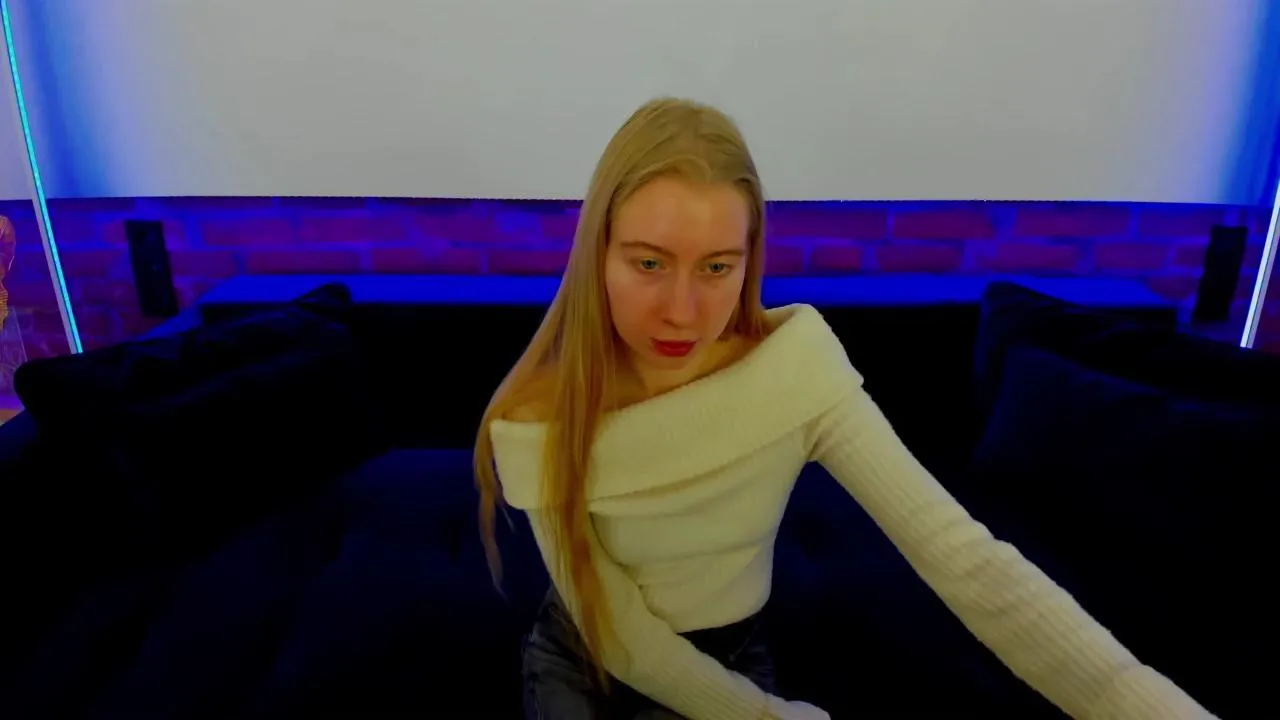 Freechat Alina__Blonde on Cam4