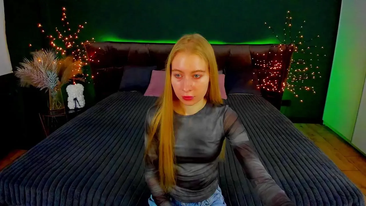 Freechat Alina__Blonde on Cam4