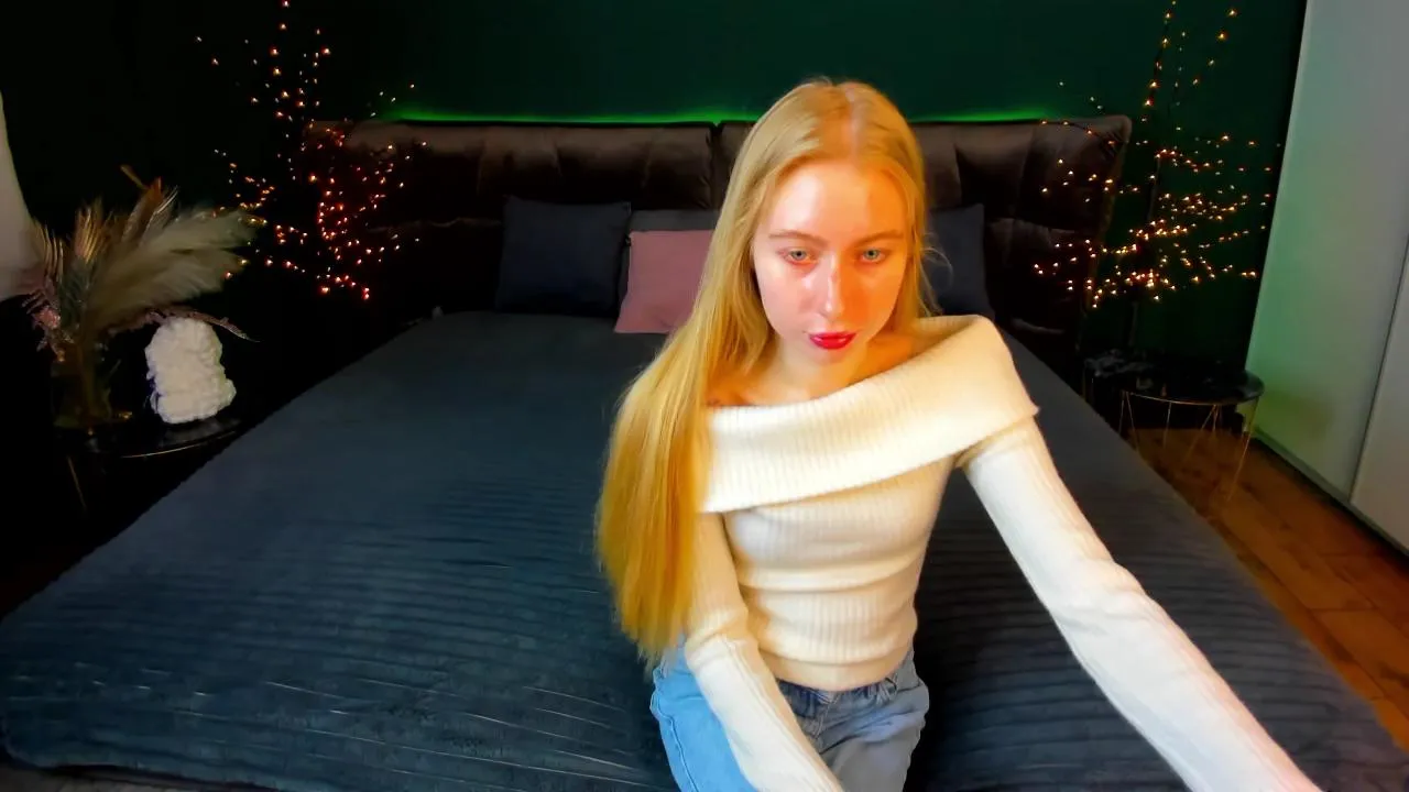 Freechat Alina__Blonde on Cam4