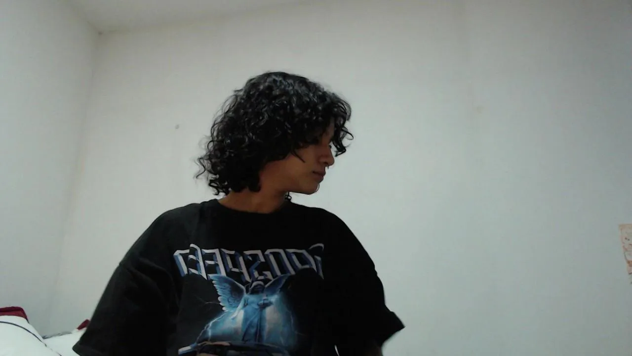 Offline alinawoolf on Cam4