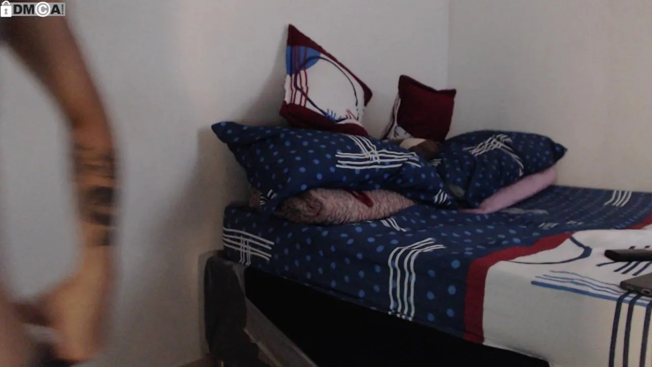 Offline alinawoolf on Cam4