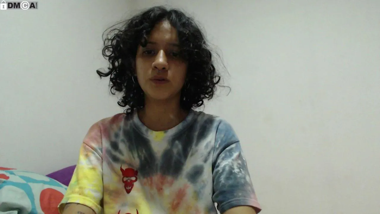 Offline alinawoolf on Cam4