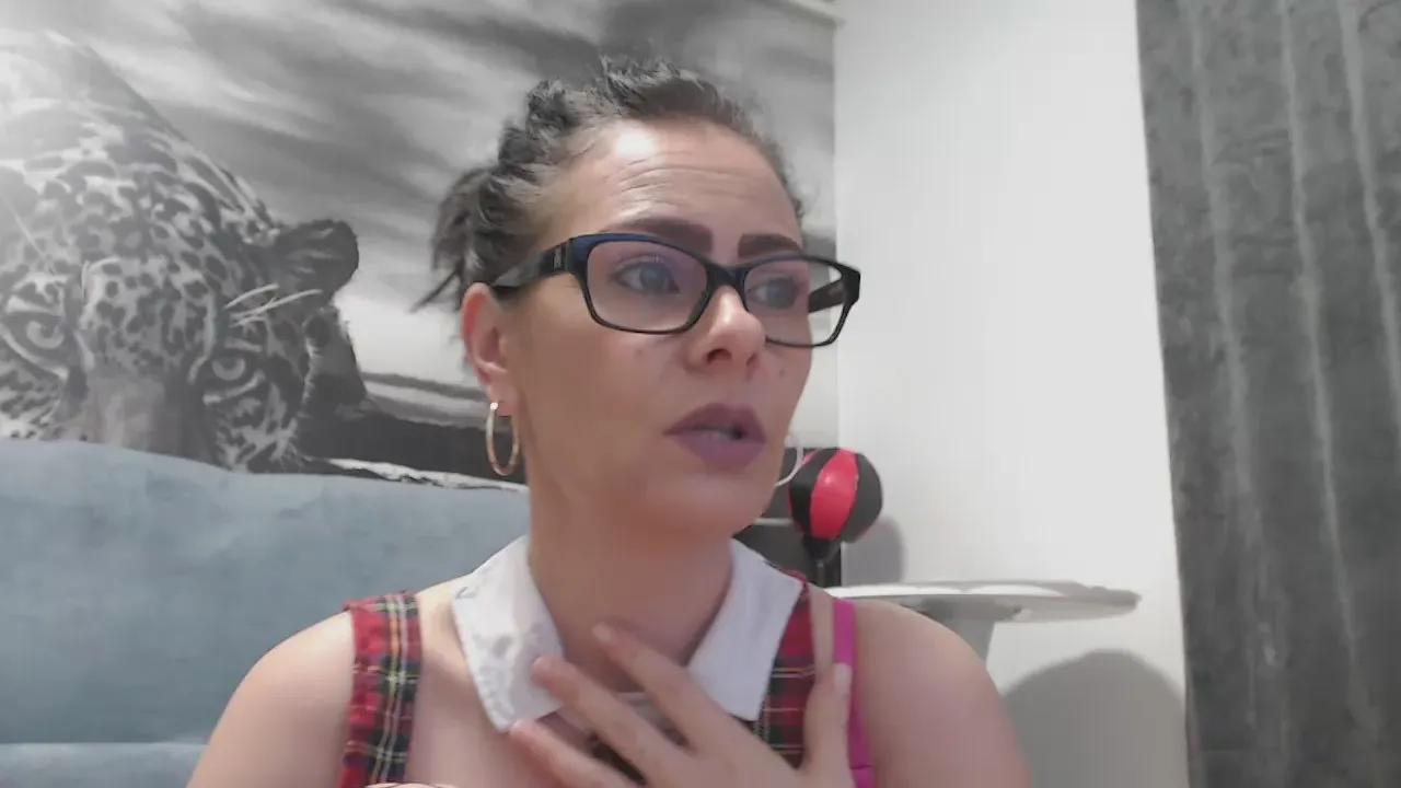 Offline alishaboobs on Cam4