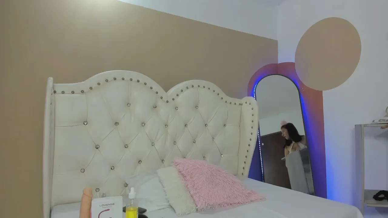 Offline Alison_Milk on Cam4