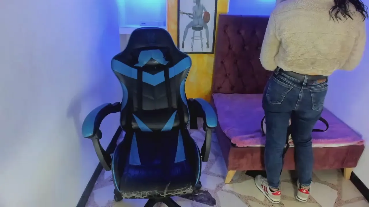 Offline alison_moon7 on Cam4