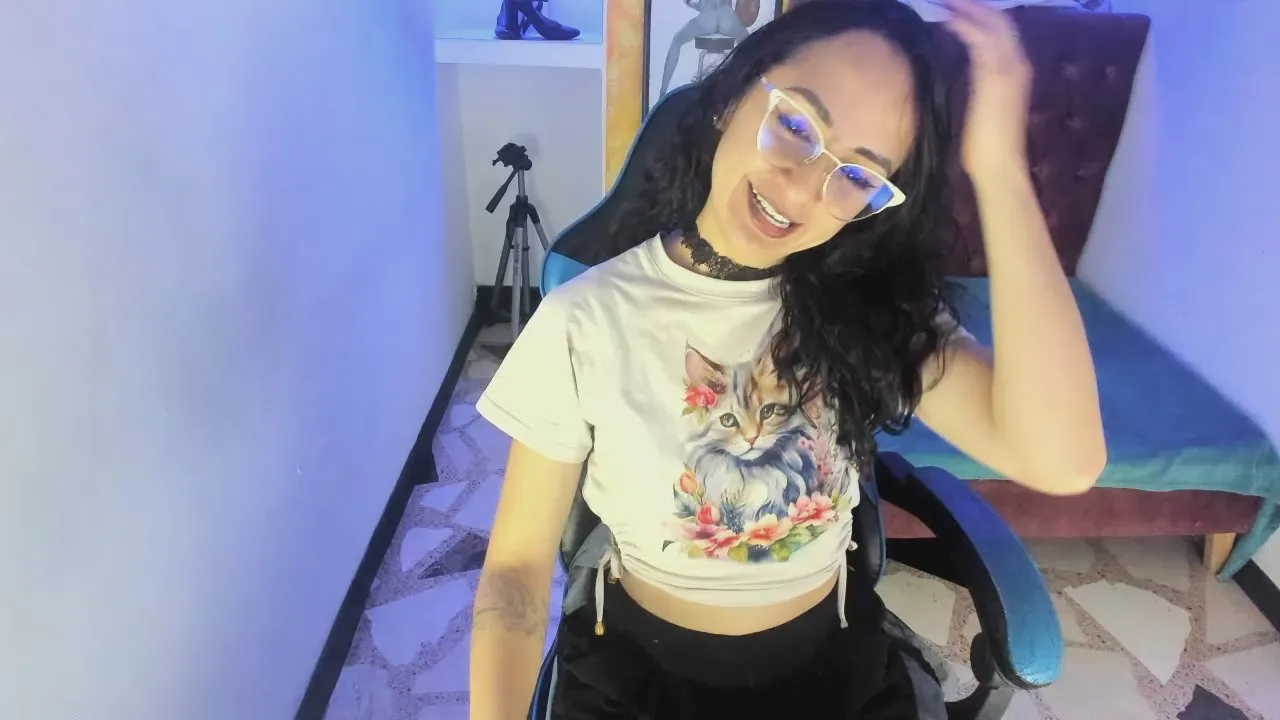 Offline alison_moon7 on Cam4