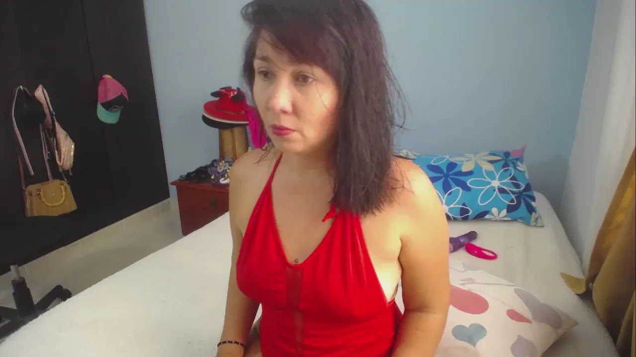 Offline AllisonJones on Cam4