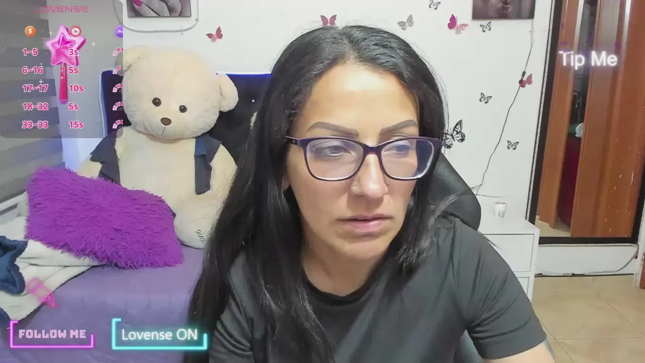 Offline Alma_blue on Cam4