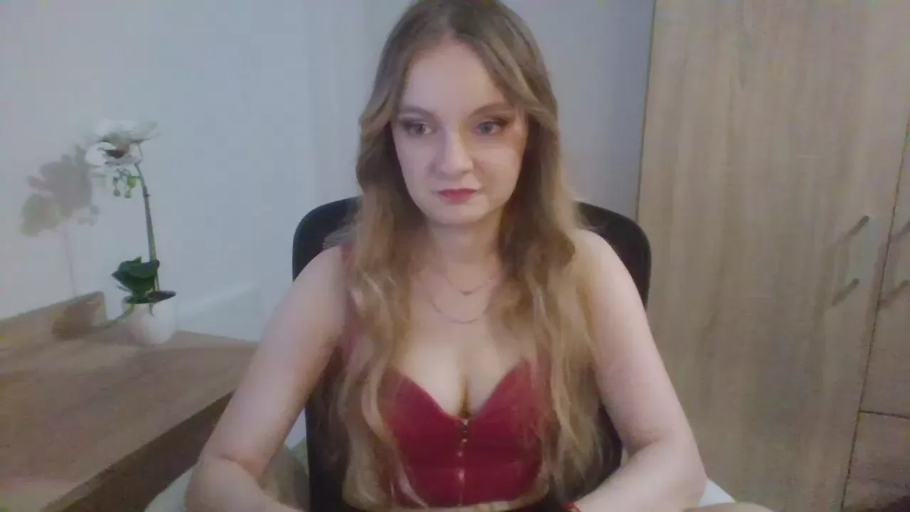 Offline AlmaDesire on Cam4