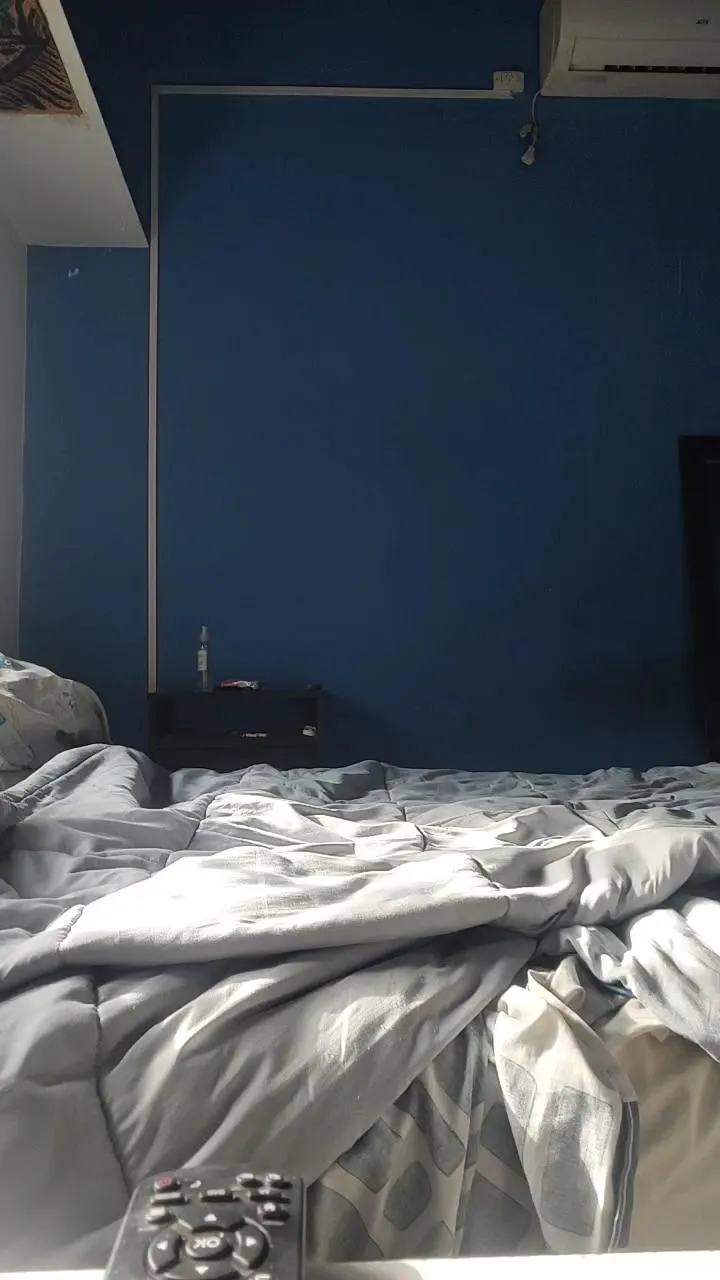 Offline Almita02 on Cam4