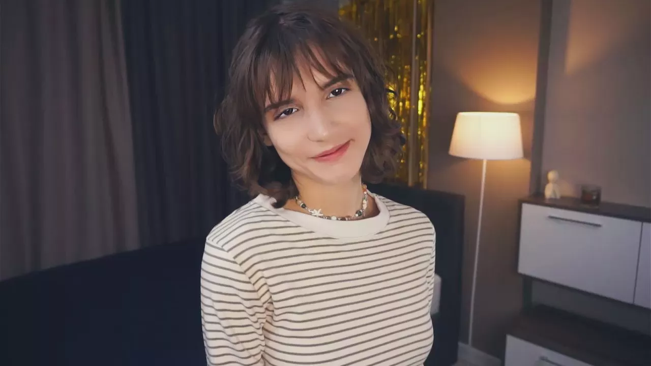 Freechat AlodiaGoodrich on Cam4