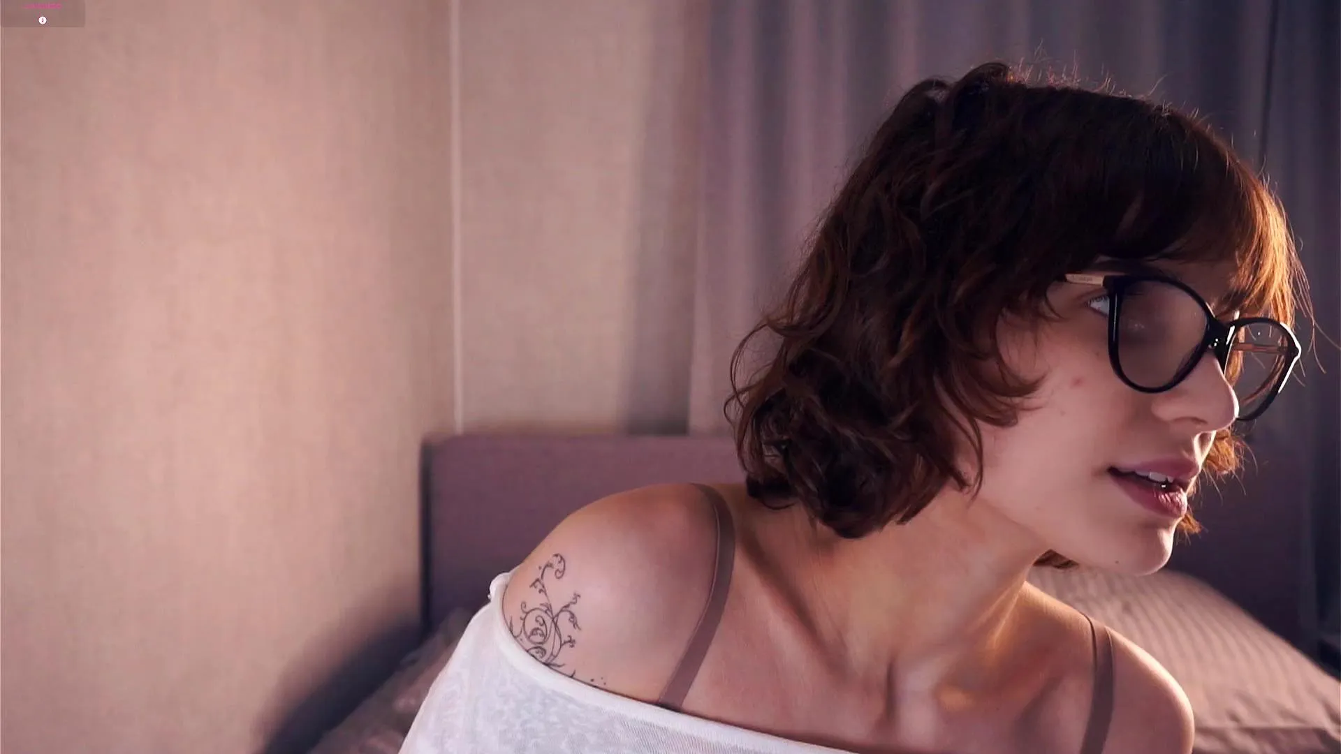 Freechat AlodiaGoodrich on Cam4