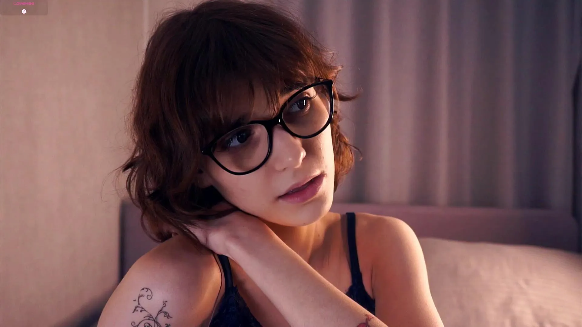 Freechat AlodiaGoodrich on Cam4