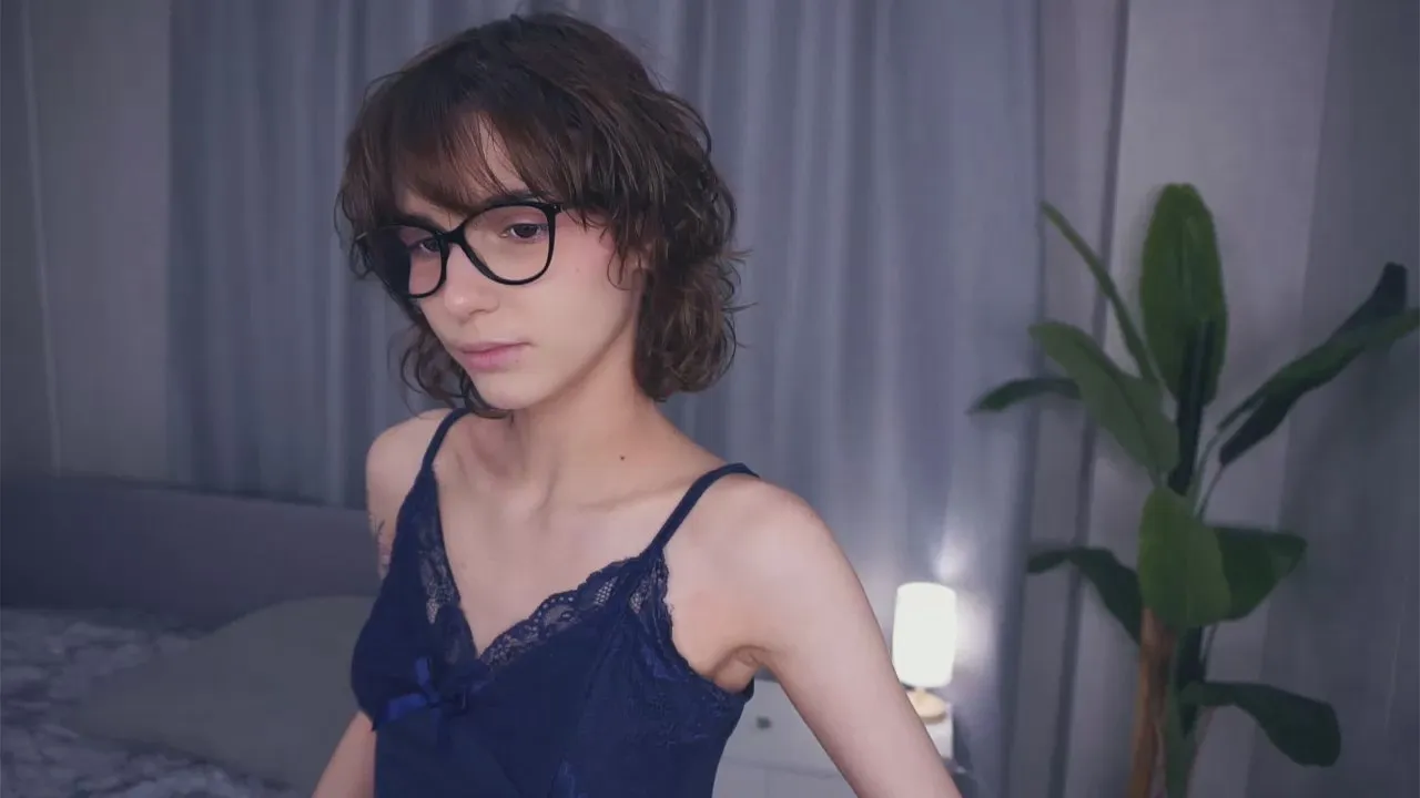 Freechat AlodiaGoodrich on Cam4