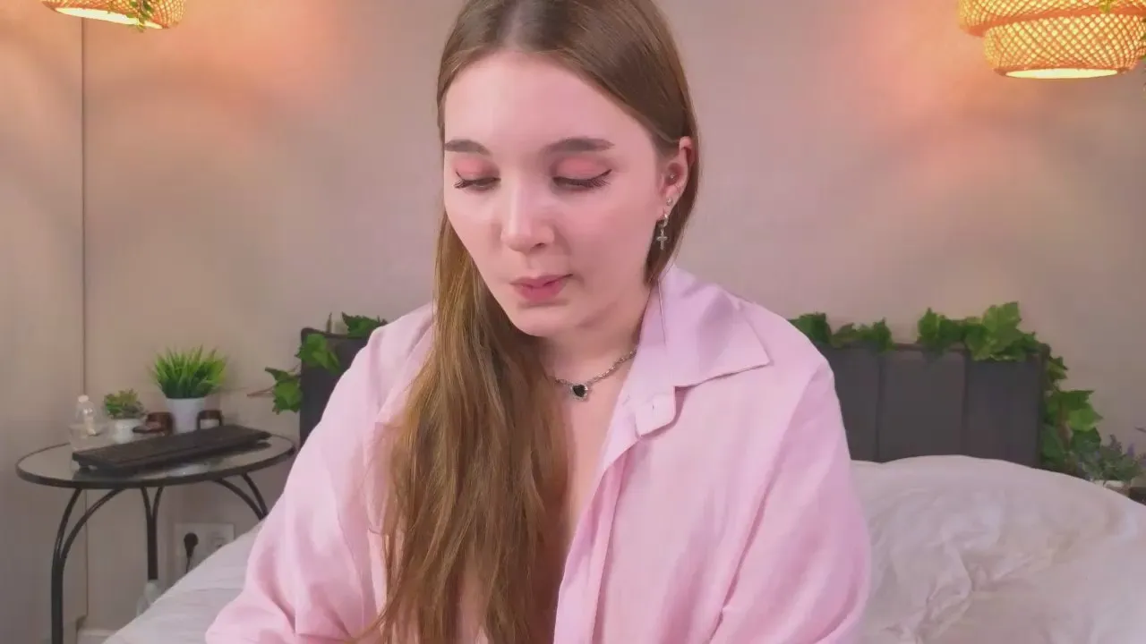 Offline AlodieFitt on Cam4