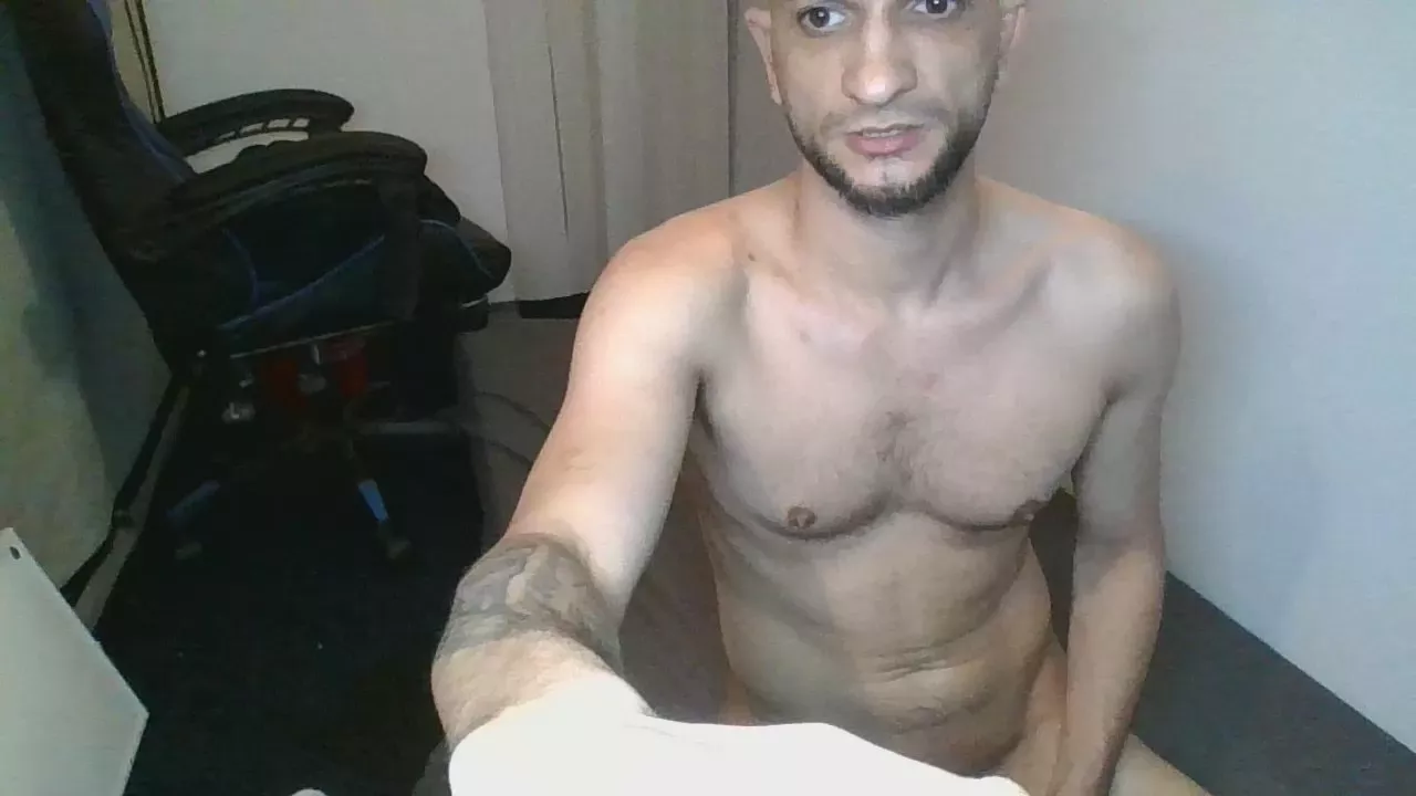 Offline alphausk on Cam4