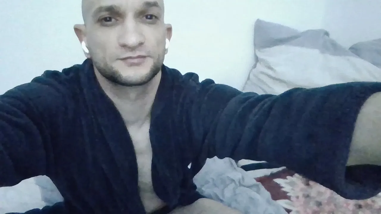 Offline alphausk on Cam4