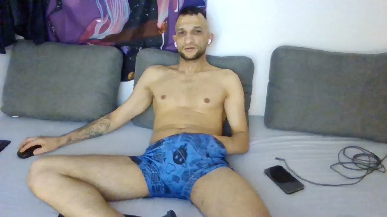 Offline alphausk on Cam4