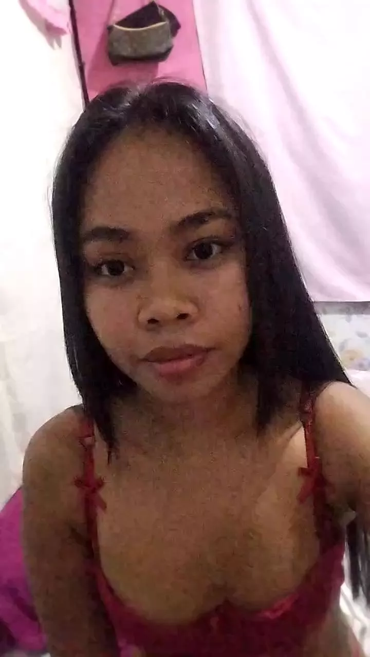 Offline Amelia831 on Cam4