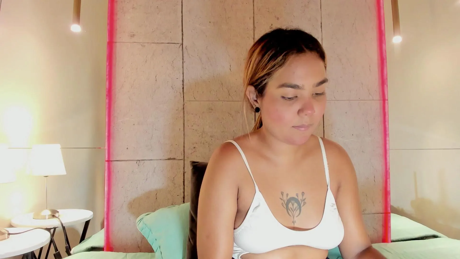 Offline anaelle_bardinn on Cam4