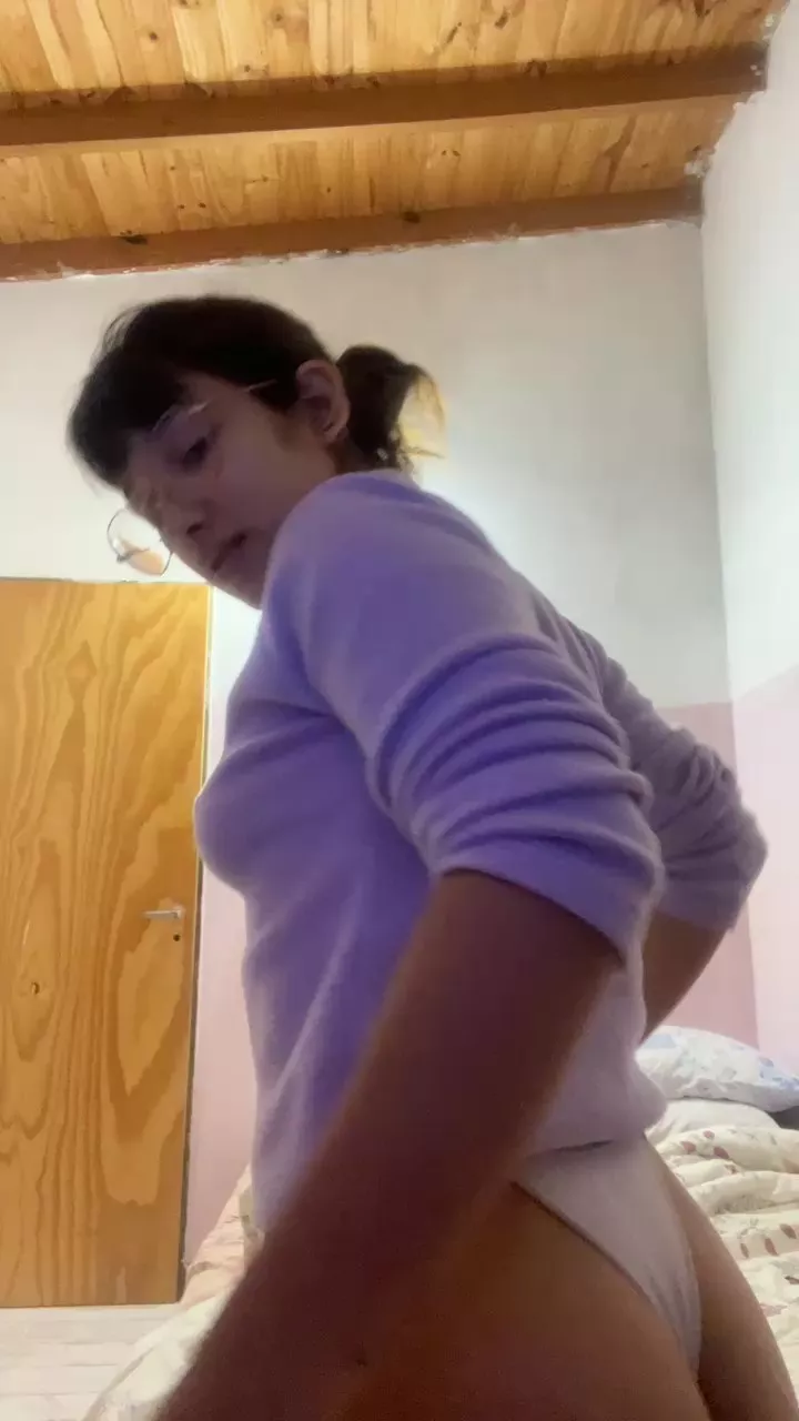 Offline anahi50 on Cam4