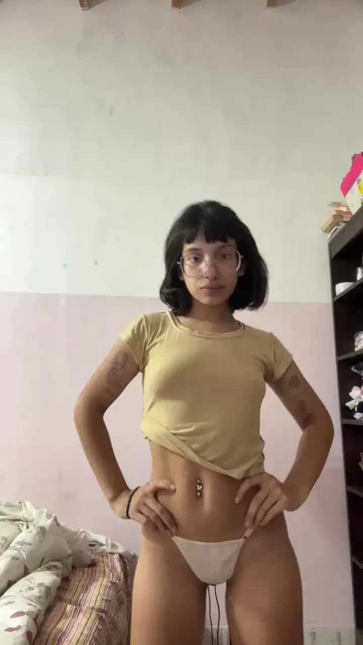 Offline anahi50 on Cam4