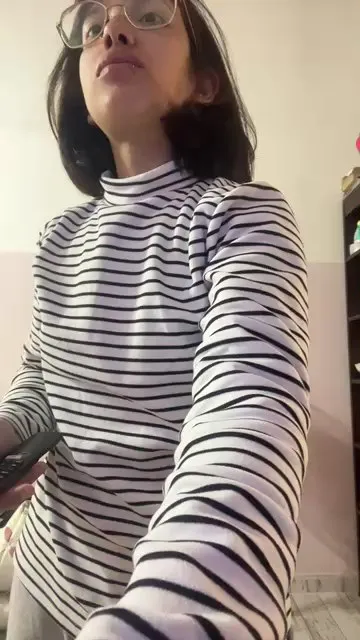 Offline anahi50 on Cam4