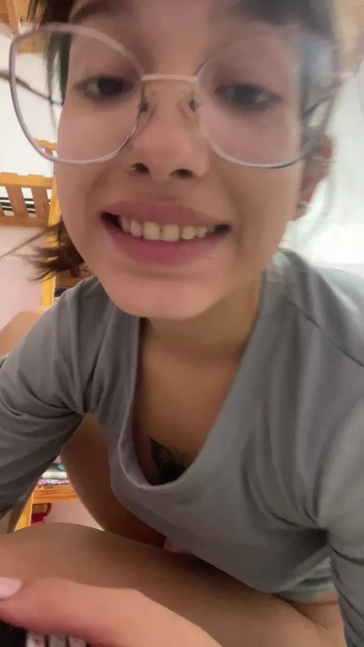 Offline anahi50 on Cam4