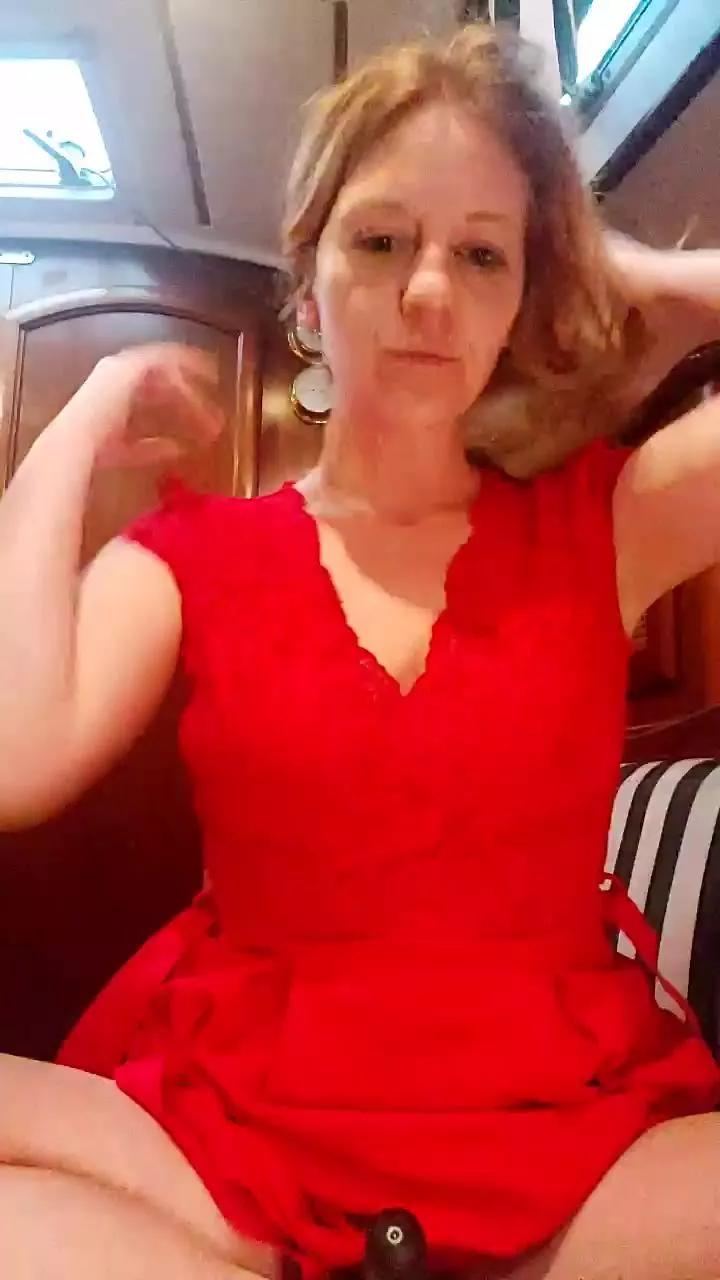 Anayshotgirl from Cam4