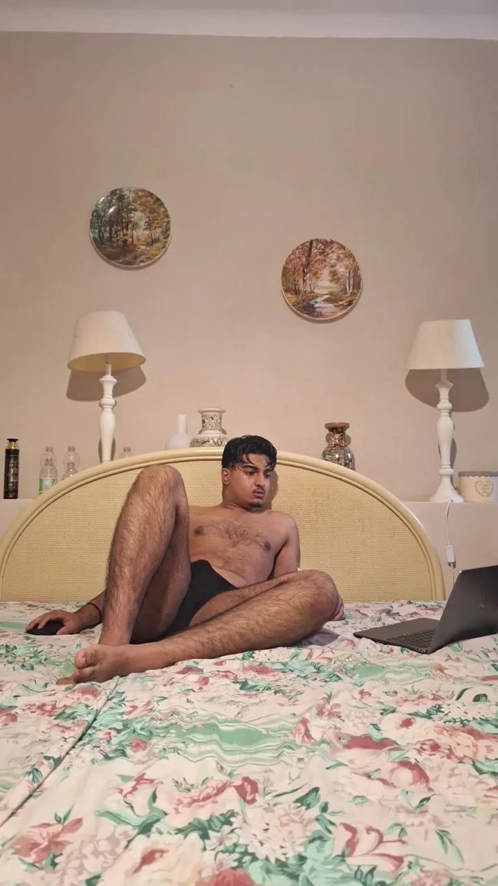 Offline andrea9370 on Cam4